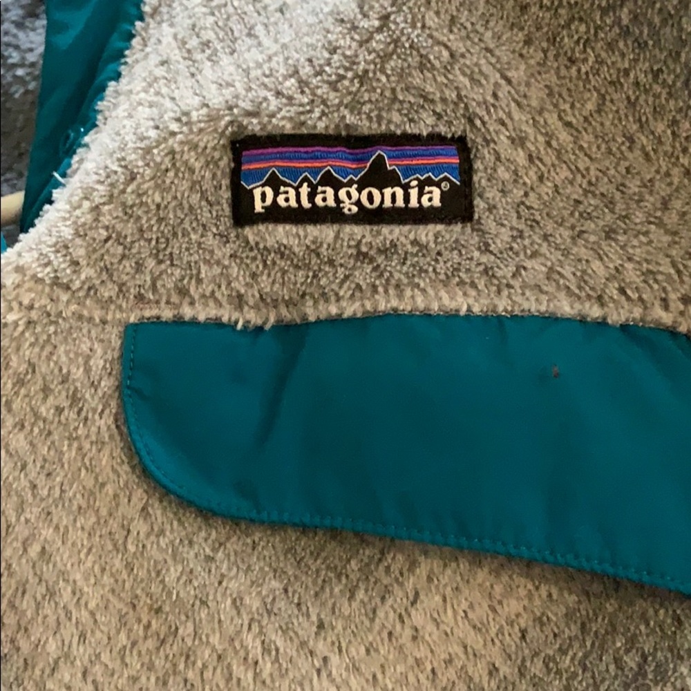 Women’s Patagonia pullover size medium